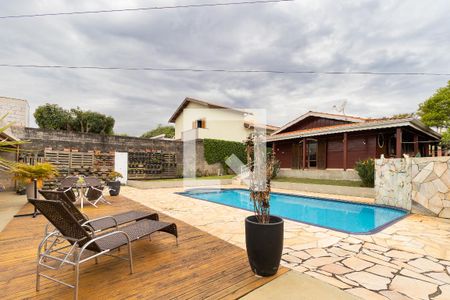 Casa à venda com 702m², 5 quartos e 5 vagasPiscina