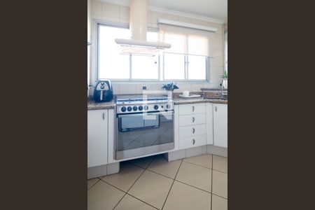 Apartamento à venda com 222m², 4 quartos e 3 vagasCozinha