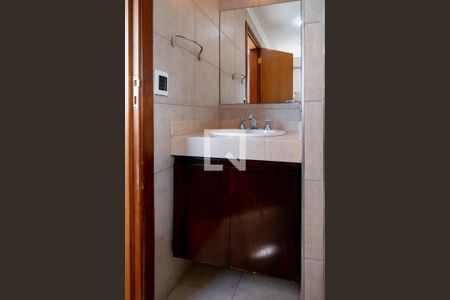 Apartamento à venda com 222m², 4 quartos e 3 vagasBanheiro Suíte 2