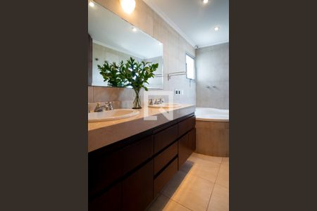 Apartamento à venda com 222m², 4 quartos e 3 vagasBanheiro Suíte 4