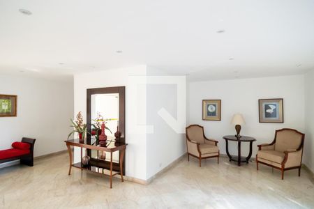 Apartamento à venda com 222m², 4 quartos e 3 vagasHall Entrada