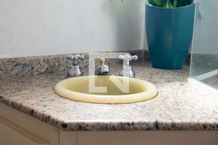 Apartamento à venda com 222m², 4 quartos e 3 vagasBanheiro Suíte 1