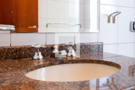 Apartamento à venda com 222m², 4 quartos e 3 vagasBanheiro Suíte 3