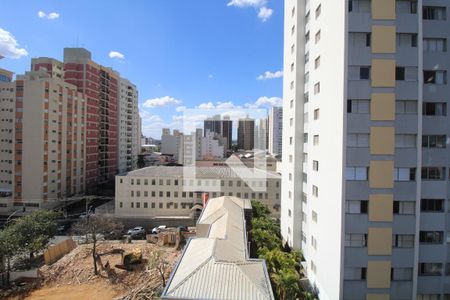 Vista da Sala de apartamento para alugar com 1 quarto, 64m² em Bosque, Campinas