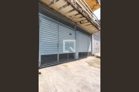 Casa para alugar com 100m², 2 quartos e sem vaga Casa para alugar com 100m², 2 quartos e sem vagaFachada