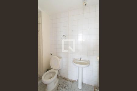 Banheiro de apartamento para alugar com 2 quartos, 48m² em Centro, Nilópolis