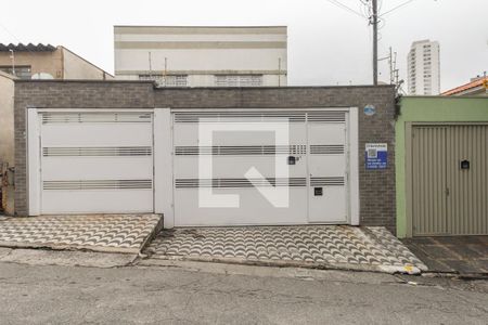 Casa à venda com 220m², 4 quartos e 3 vagas Casa à venda com 220m², 4 quartos e 3 vagasFachada