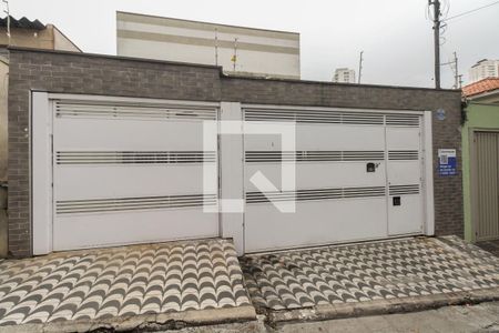 Casa à venda com 220m², 4 quartos e 3 vagas Casa à venda com 220m², 4 quartos e 3 vagasFachada
