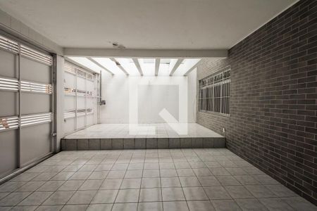 Casa à venda com 220m², 4 quartos e 3 vagas Casa à venda com 220m², 4 quartos e 3 vagasGaragem