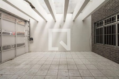 Casa à venda com 220m², 4 quartos e 3 vagas Casa à venda com 220m², 4 quartos e 3 vagasGaragem