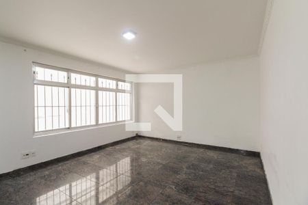 Sala de casa à venda com 4 quartos, 130m² em Vila Carrao, São Paulo