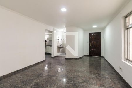 Sala de casa à venda com 4 quartos, 130m² em Vila Carrao, São Paulo