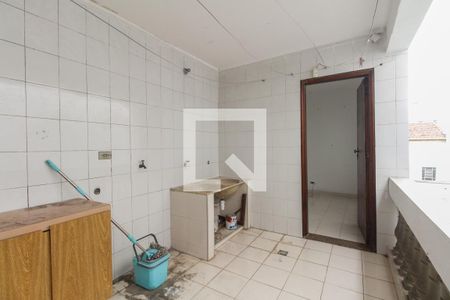 Casa à venda com 220m², 4 quartos e 3 vagas Casa à venda com 220m², 4 quartos e 3 vagasÁrea de serviço