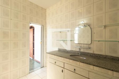 Casa à venda com 360m², 3 quartos e 3 vagas Casa à venda com 360m², 3 quartos e 3 vagasBanheiro da Suíte 1