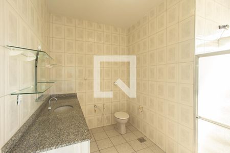 Casa à venda com 360m², 3 quartos e 3 vagas Casa à venda com 360m², 3 quartos e 3 vagasBanheiro da Suíte 1