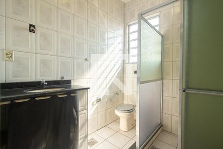 Casa à venda com 360m², 3 quartos e 3 vagas Casa à venda com 360m², 3 quartos e 3 vagasBanheiro da Suíte 2