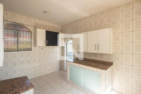 Casa à venda com 360m², 3 quartos e 3 vagas Casa à venda com 360m², 3 quartos e 3 vagasCozinha