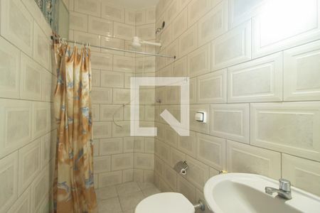 Casa à venda com 360m², 3 quartos e 3 vagas Casa à venda com 360m², 3 quartos e 3 vagasBanheiro Social