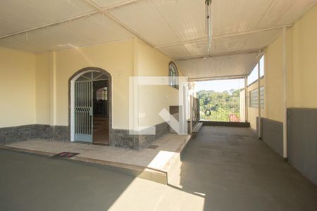 Casa à venda com 360m², 3 quartos e 3 vagas Casa à venda com 360m², 3 quartos e 3 vagasQuintal
