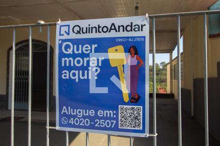 Casa à venda com 360m², 3 quartos e 3 vagas Casa à venda com 360m², 3 quartos e 3 vagasPlaquinha