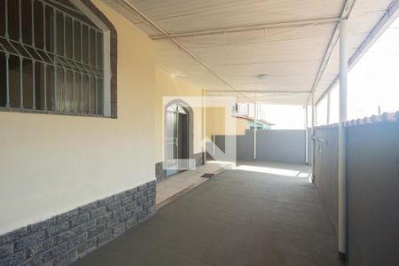 Casa à venda com 360m², 3 quartos e 3 vagas Casa à venda com 360m², 3 quartos e 3 vagasQuintal