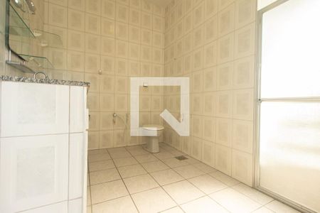 Casa à venda com 360m², 3 quartos e 3 vagas Casa à venda com 360m², 3 quartos e 3 vagasBanheiro da Suíte 1