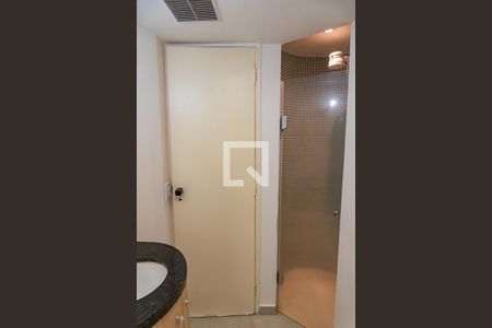 Banheiro da suíte de apartamento para alugar com 1 quarto, 45m² em Liberdade, São Paulo