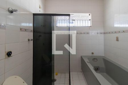 Casa à venda com 401m², 4 quartos e 4 vagasBanheiro da Suíte
