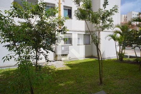 Sala - Vista de apartamento para alugar com 2 quartos, 47m² em Rubem Berta, Porto Alegre