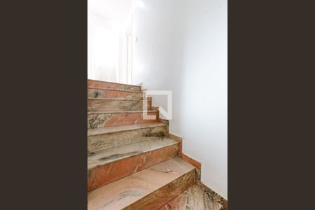 Escada Quartos de casa à venda com 3 quartos, 196m² em Vila Medeiros, São Paulo