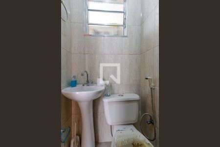 Casa à venda com 196m², 3 quartos e 2 vagasBanheiro de Serviço