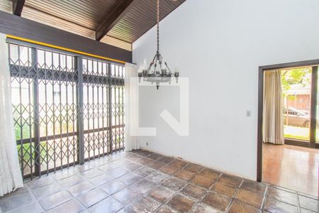 Casa à venda com 4 quartos, 280m² em Três Figueiras, Porto Alegre