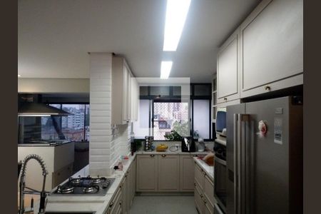 Apartamento para alugar com 3 quartos, 102m² em Rio Branco, Porto Alegre