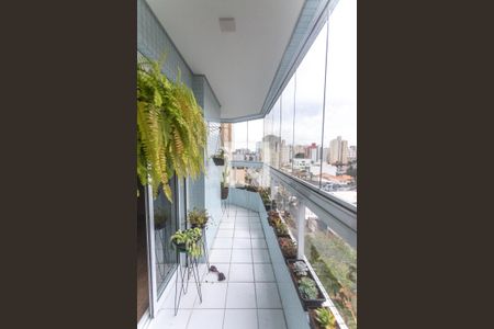 Apartamento à venda com 140m², 3 quartos e 2 vagas Apartamento à venda com 140m², 3 quartos e 2 vagasVaranda suíte 2 e 3