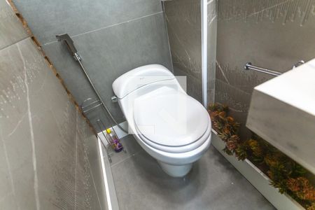 Apartamento à venda com 140m², 3 quartos e 2 vagas Apartamento à venda com 140m², 3 quartos e 2 vagasVaso