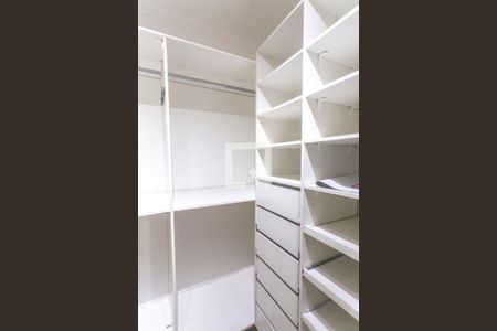 Apartamento à venda com 140m², 3 quartos e 2 vagas Apartamento à venda com 140m², 3 quartos e 2 vagasCloset suíte 3