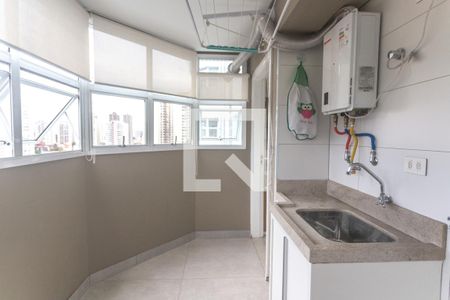 Apartamento à venda com 140m², 3 quartos e 2 vagas Apartamento à venda com 140m², 3 quartos e 2 vagasÁrea de serviço