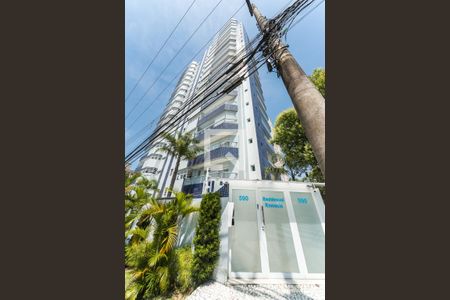 Apartamento à venda com 140m², 3 quartos e 2 vagas Apartamento à venda com 140m², 3 quartos e 2 vagasFachada