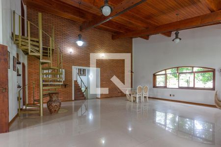Casa de condomínio para alugar com 850m², 8 quartos e 5 vagas Casa de condomínio para alugar com 850m², 8 quartos e 5 vagasSala
