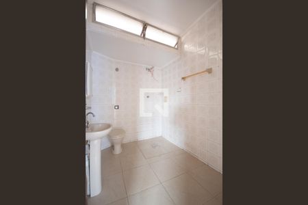 Banheiro de apartamento para alugar com 1 quarto, 53m² em Jaguaribe, Osasco