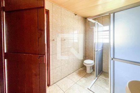 Banheiro de casa à venda com 6 quartos, 180m² em Feitoria Seller, São Leopoldo