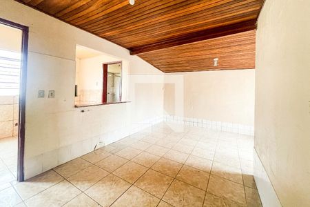 Casa à venda com 180m², 6 quartos e 2 vagasSala