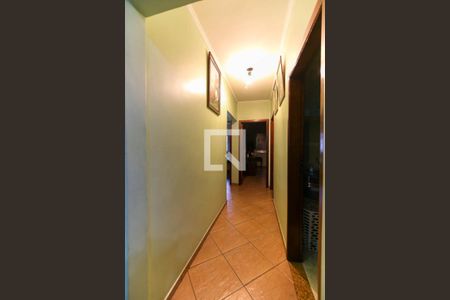 Casa à venda com 409m², 5 quartos e 2 vagas Casa à venda com 409m², 5 quartos e 2 vagasCorredor