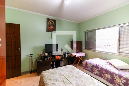 Casa à venda com 409m², 5 quartos e 2 vagas Casa à venda com 409m², 5 quartos e 2 vagasQuarto 2