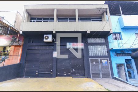 Casa à venda com 409m², 5 quartos e 2 vagas Casa à venda com 409m², 5 quartos e 2 vagasFachada