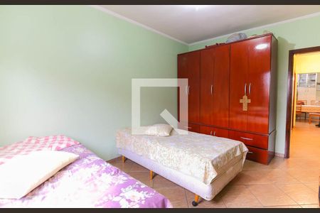 Casa à venda com 409m², 5 quartos e 2 vagas Casa à venda com 409m², 5 quartos e 2 vagasQuarto 2