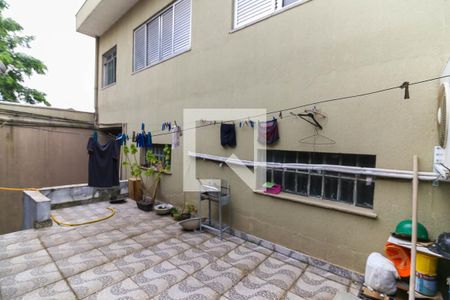 Casa à venda com 409m², 5 quartos e 2 vagas Casa à venda com 409m², 5 quartos e 2 vagasQuintal