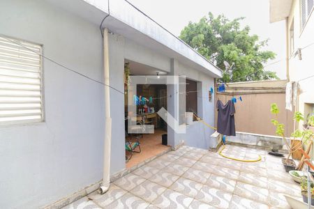 Casa à venda com 409m², 5 quartos e 2 vagas Casa à venda com 409m², 5 quartos e 2 vagasQuintal