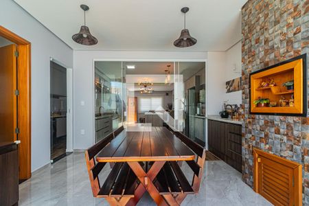 Casa à venda com 130m², 3 quartos e 2 vagas Casa à venda com 130m², 3 quartos e 2 vagasChurrasqueira