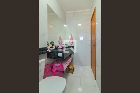 Casa à venda com 130m², 3 quartos e 2 vagas Casa à venda com 130m², 3 quartos e 2 vagasBanheiro Social 1